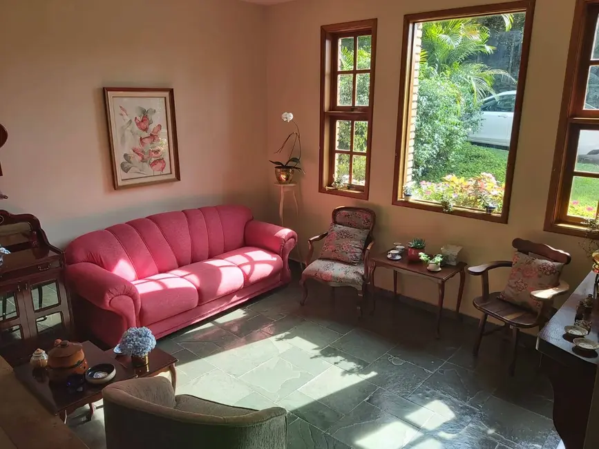 Casa de Condomínio com 3 quartos à venda, 1080m2 em Arujázinho I, II e III, Aruja - SP - imagem 5 Foto 5 de Casa de Condomínio com 3 quartos à venda, 1080m2 em Arujázinho I, II e III, Aruja - SP