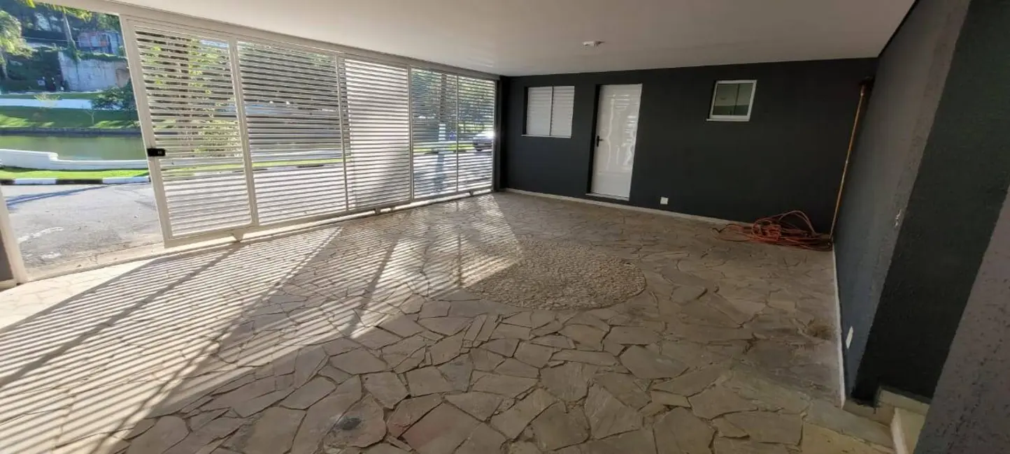 Foto 2 de Casa de Condomínio com 5 quartos à venda, 1200m2 em Arujázinho I, II e III, Aruja - SP