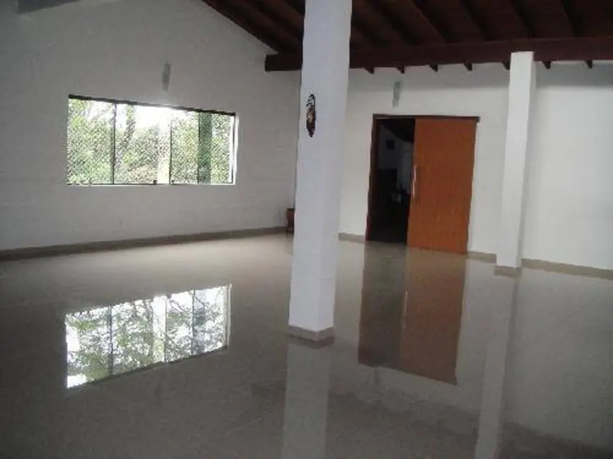 Casa de Condomínio com 4 quartos à venda em Arujá Country Club, Aruja - SP - imagem 5 Foto 5 de Casa de Condomínio com 4 quartos à venda em Arujá Country Club, Aruja - SP