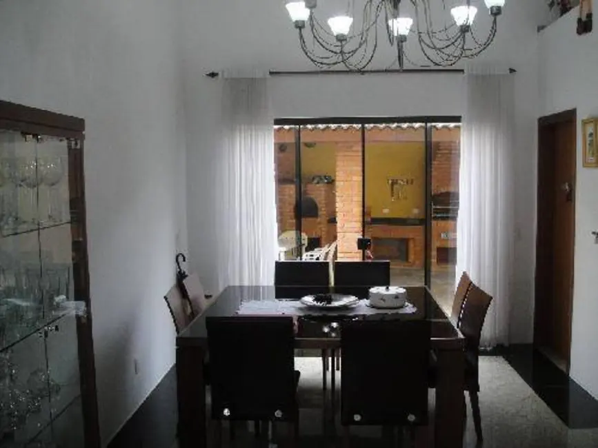 Casa de Condomínio com 4 quartos à venda em Arujá Country Club, Aruja - SP - imagem 6 Foto 6 de Casa de Condomínio com 4 quartos à venda em Arujá Country Club, Aruja - SP