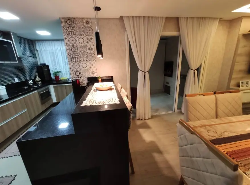 Foto 6 de Apartamento com 3 quartos à venda, 76m2 em Jardim das Cerejeiras, Aruja - SP