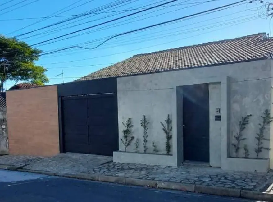 Foto 1 de Casa com 4 quartos à venda, 300m2 em Barbosas, Aruja - SP