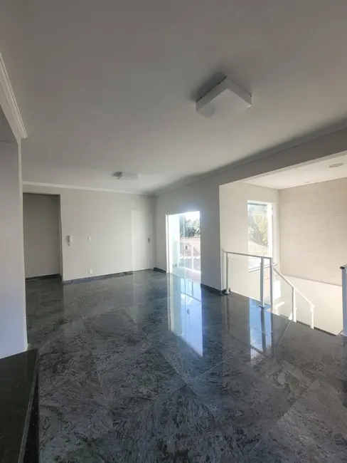 Foto 6 de Casa com 4 quartos à venda, 300m2 em Barbosas, Aruja - SP