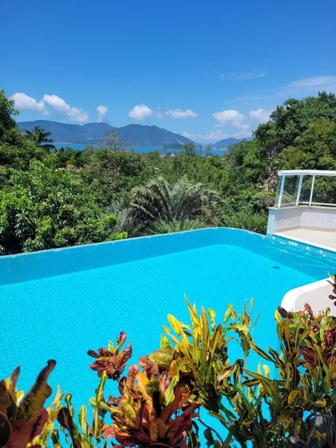 Foto 1 de Casa com 3 quartos à venda, 764m2 em Ubatuba - SP