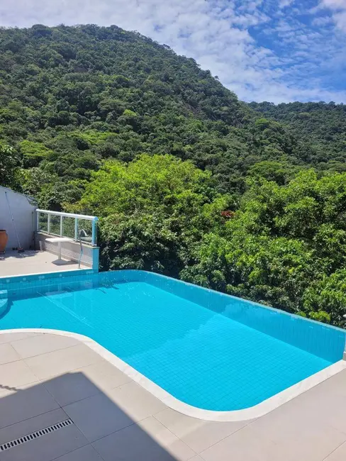 Foto 2 de Casa com 3 quartos à venda, 764m2 em Ubatuba - SP