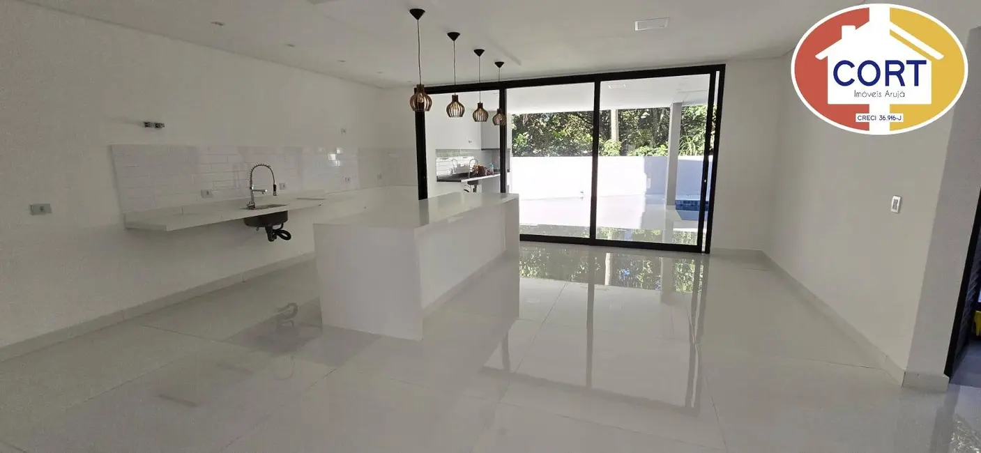 Casa com 4 quartos à venda, 300m2 em Residencial Real Park, Aruja - SP - imagem 3 Foto 3 de Casa com 4 quartos à venda, 300m2 em Residencial Real Park, Aruja - SP