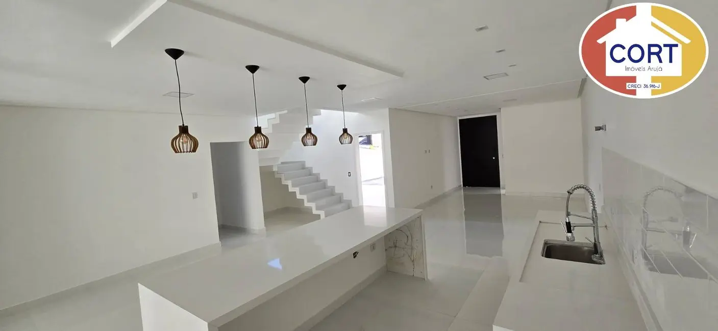 Casa com 4 quartos à venda, 300m2 em Residencial Real Park, Aruja - SP - imagem 6 Foto 6 de Casa com 4 quartos à venda, 300m2 em Residencial Real Park, Aruja - SP