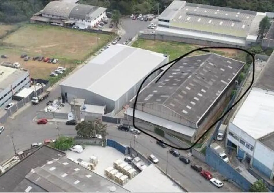 Armazém / Galpão para alugar, 2000m2 em Parque São Pedro, Itaquaquecetuba - SP - imagem 4 Foto 4 de Armazém / Galpão para alugar, 2000m2 em Parque São Pedro, Itaquaquecetuba - SP