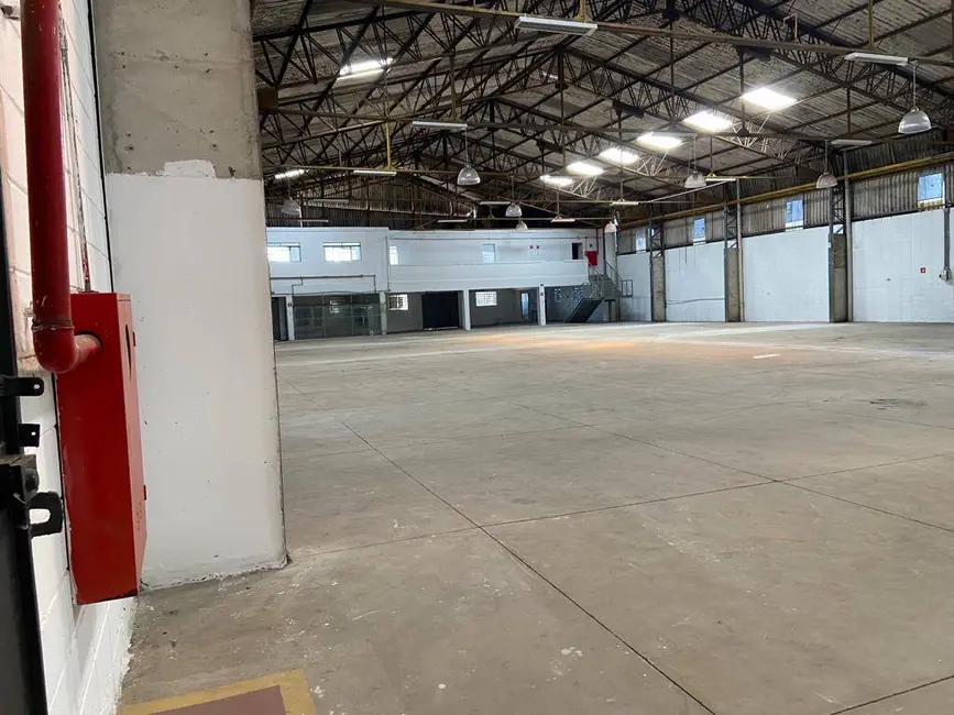 Armazém / Galpão para alugar, 2000m2 em Parque São Pedro, Itaquaquecetuba - SP - imagem 3 Foto 3 de Armazém / Galpão para alugar, 2000m2 em Parque São Pedro, Itaquaquecetuba - SP