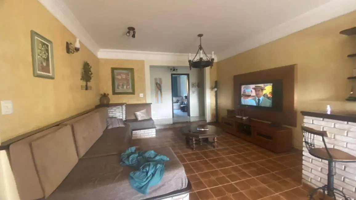 Foto 7 de Casa de Condomínio com 3 quartos à venda, 5119m2 em Canjicas, Aruja - SP