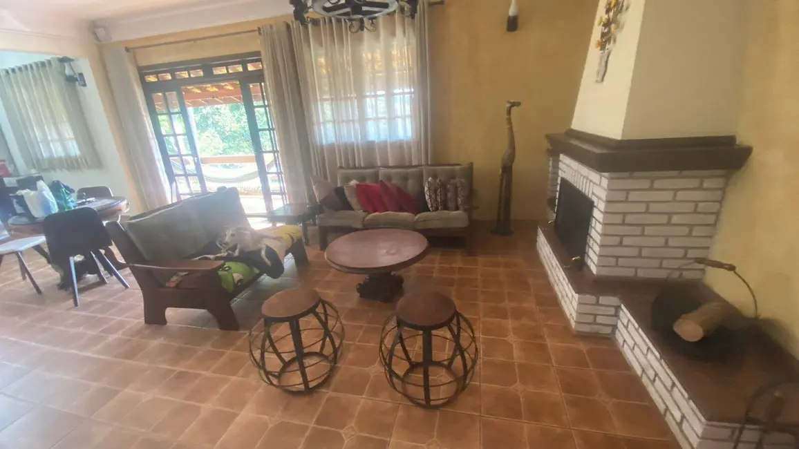 Foto 6 de Casa de Condomínio com 3 quartos à venda, 5119m2 em Canjicas, Aruja - SP