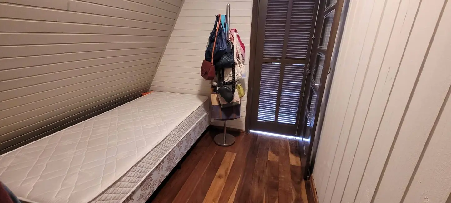 Foto 9 de Casa com 5 quartos à venda e para alugar em Jardim Planalto, Aruja - SP