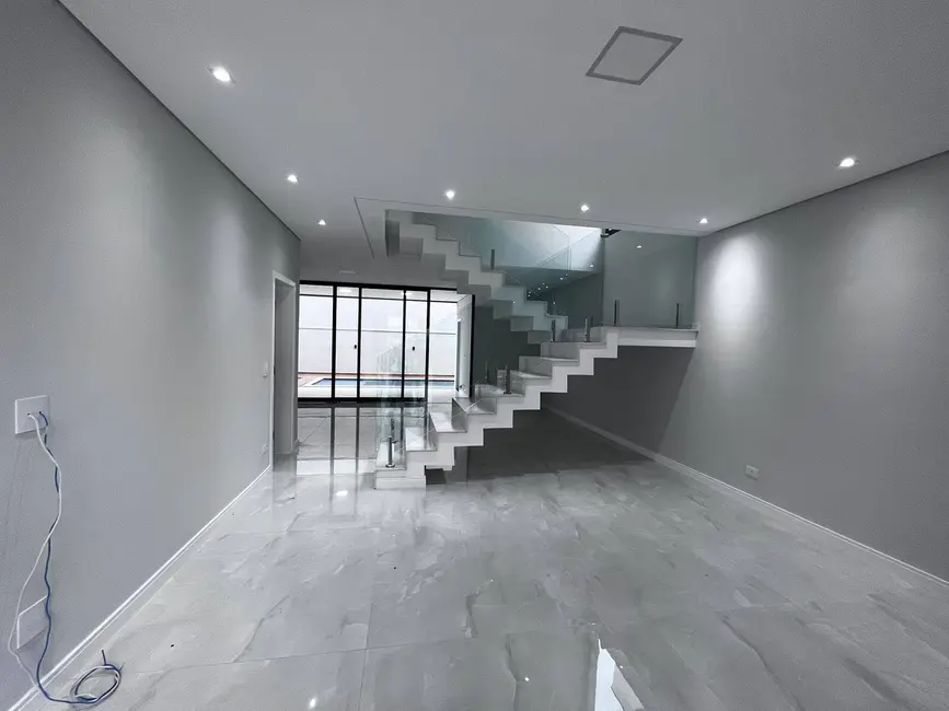 Casa de Condomínio com 4 quartos à venda, 300m2 em Residencial Real Park, Aruja - SP - imagem 4 Foto 4 de Casa de Condomínio com 4 quartos à venda, 300m2 em Residencial Real Park, Aruja - SP