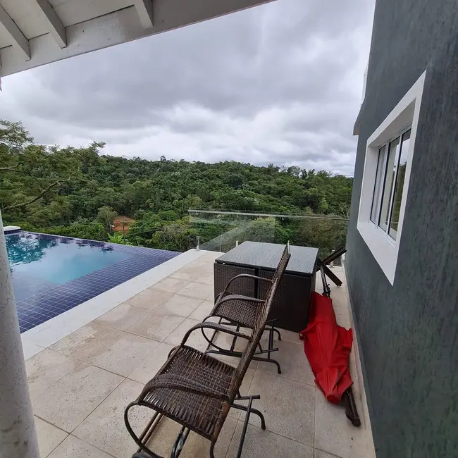 Casa com 3 quartos à venda e para alugar, 2500m2 em Santa Isabel - SP - imagem 3 Foto 3 de Casa com 3 quartos à venda e para alugar, 2500m2 em Santa Isabel - SP