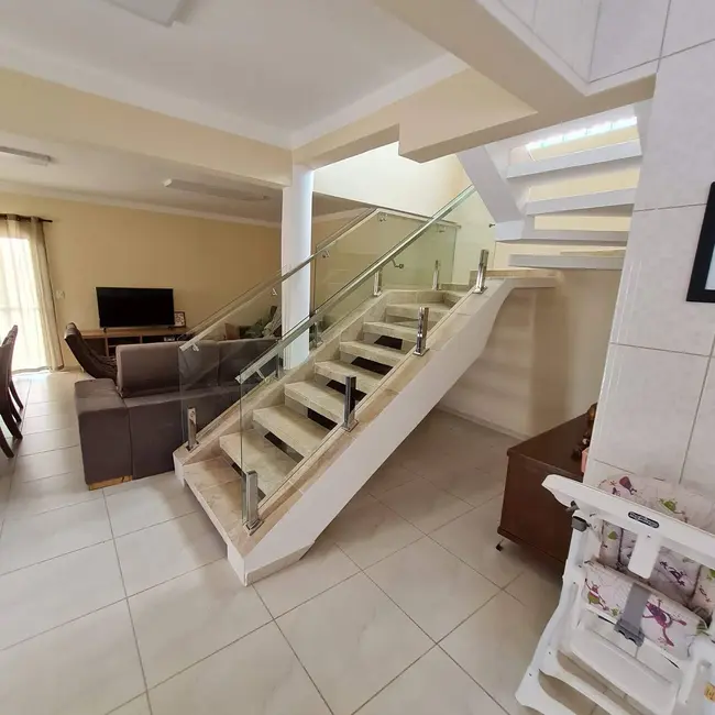 Casa com 3 quartos à venda e para alugar, 2500m2 em Santa Isabel - SP - imagem 9 Foto 9 de Casa com 3 quartos à venda e para alugar, 2500m2 em Santa Isabel - SP