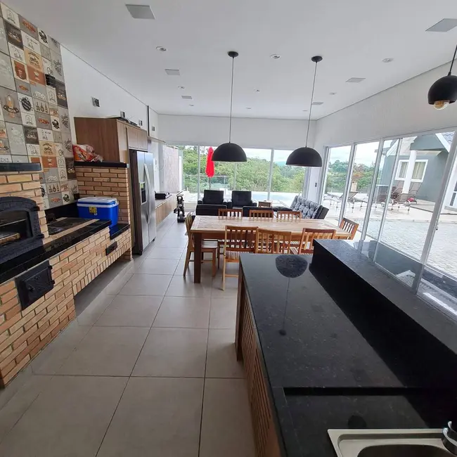 Casa com 3 quartos à venda e para alugar, 2500m2 em Santa Isabel - SP - imagem 2 Foto 2 de Casa com 3 quartos à venda e para alugar, 2500m2 em Santa Isabel - SP