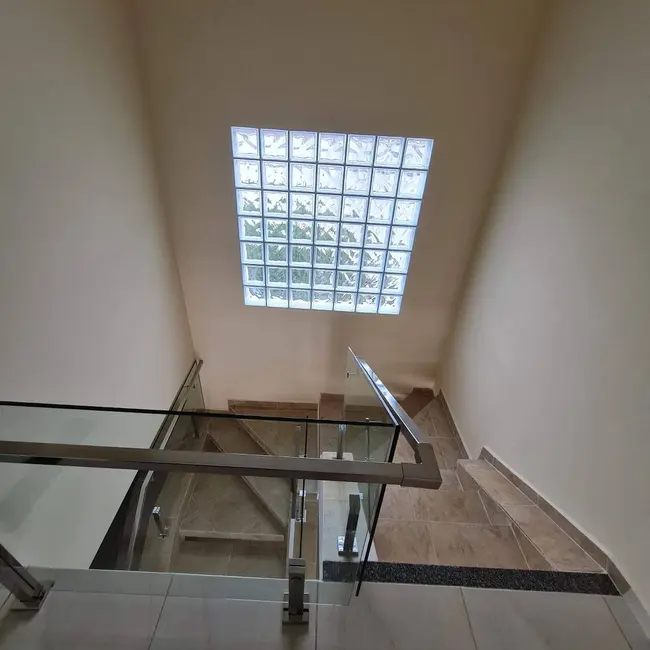 Casa com 3 quartos à venda e para alugar, 2500m2 em Santa Isabel - SP - imagem 6 Foto 6 de Casa com 3 quartos à venda e para alugar, 2500m2 em Santa Isabel - SP