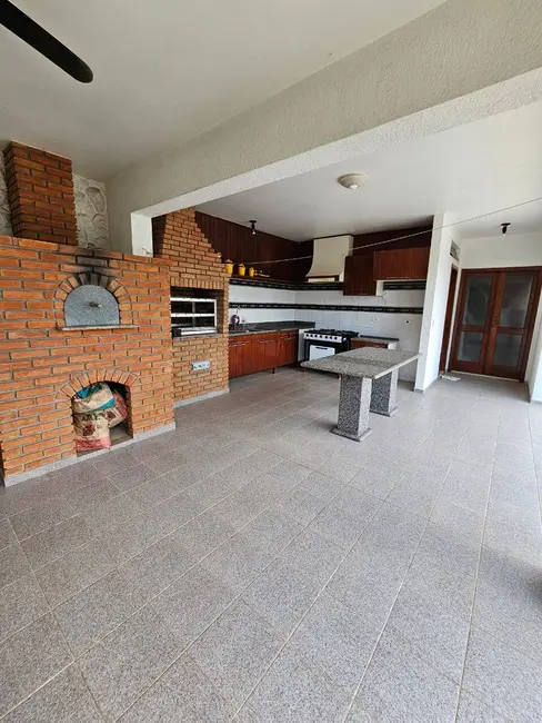 Foto 3 de Casa de Condomínio com 3 quartos à venda, 1100m2 em Arujázinho I, II e III, Aruja - SP