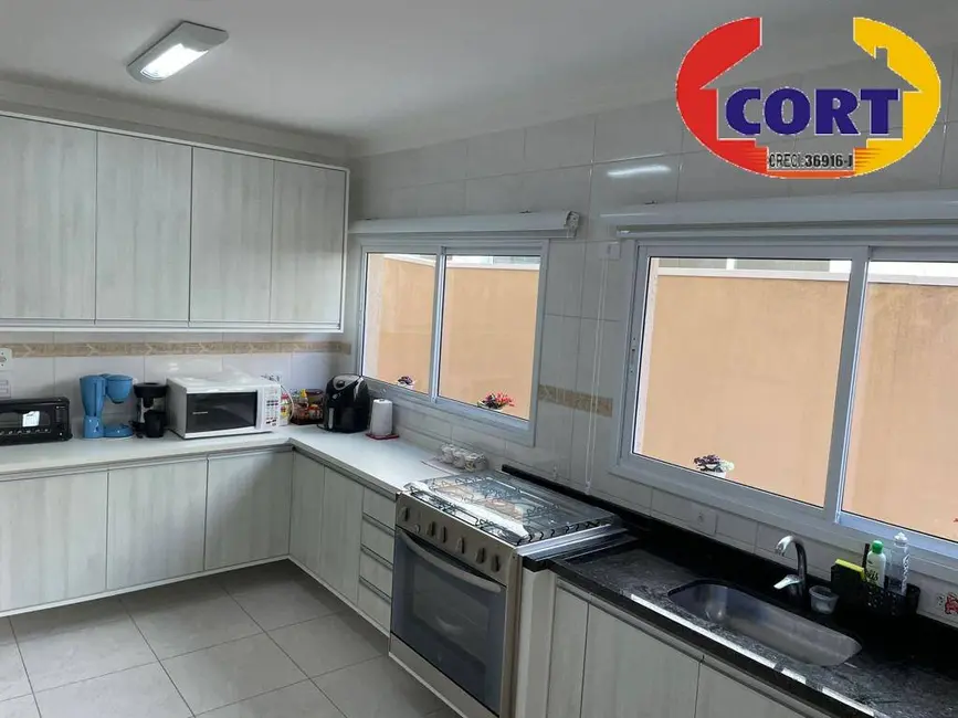 Foto 6 de Casa com 2 quartos à venda, 150m2 em Jardim Planalto, Aruja - SP