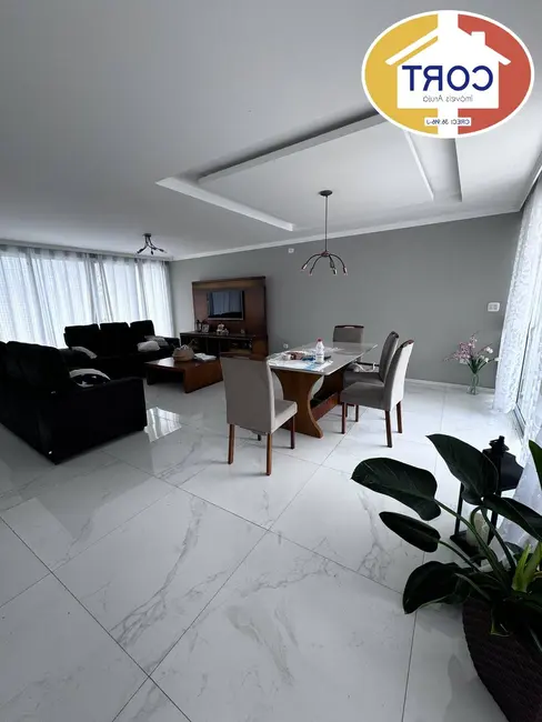 Casa de Condomínio com 1 quarto para alugar, 340m2 em Aruja - SP - imagem 9 Foto 9 de Casa de Condomínio com 1 quarto para alugar, 340m2 em Aruja - SP