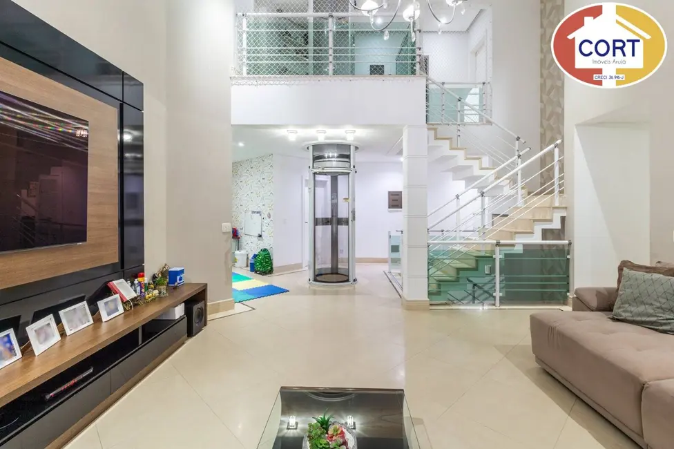 Foto 6 de Casa de Condomínio à venda, 600m2 em Aruja - SP