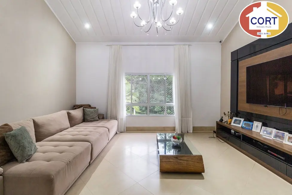 Foto 3 de Casa de Condomínio à venda, 600m2 em Aruja - SP