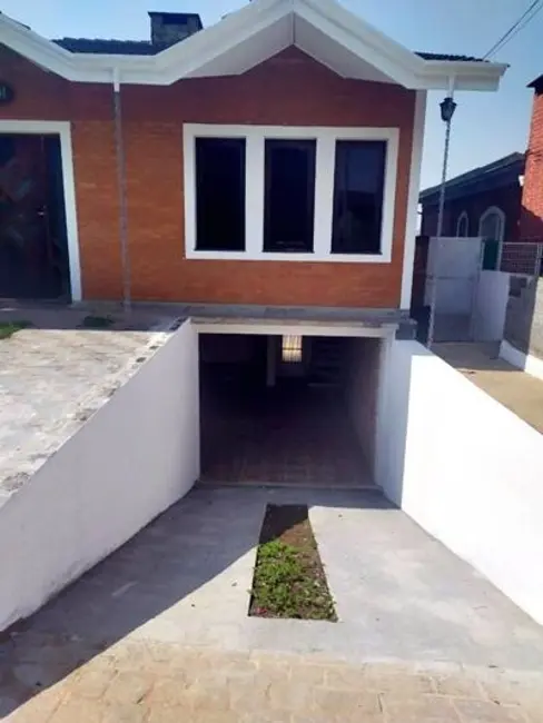 Casa de Condomínio com 3 quartos para alugar, 280m2 em Jardim das Cerejeiras, Aruja - SP - imagem 3 Foto 3 de Casa de Condomínio com 3 quartos para alugar, 280m2 em Jardim das Cerejeiras, Aruja - SP