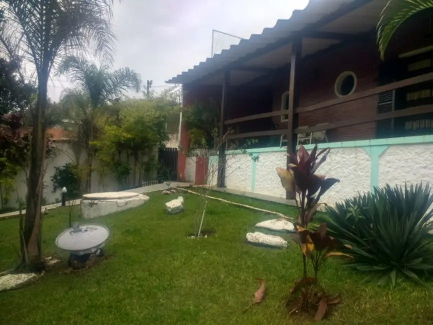 Foto 4 de Chácara com 6 quartos à venda, 197m2 em Santa Isabel - SP