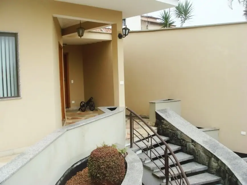 Foto 2 de Casa de Condomínio com 3 quartos à venda, 400m2 em Arujá Country Club, Aruja - SP