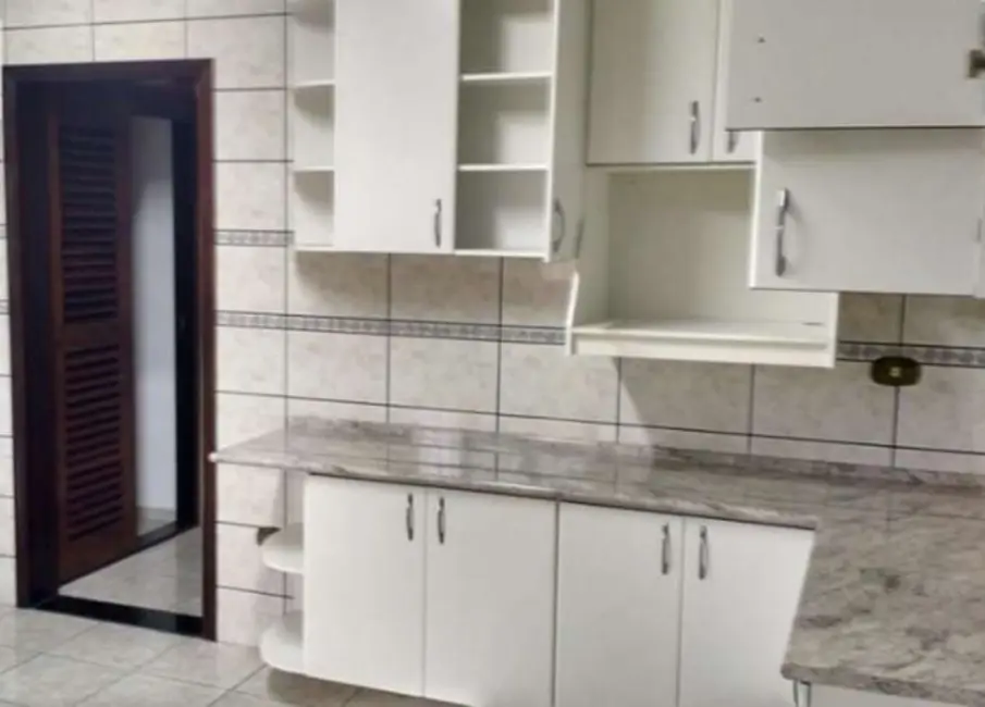 Foto 7 de Casa com 3 quartos para alugar, 1000m2 em Jardim Planalto, Aruja - SP