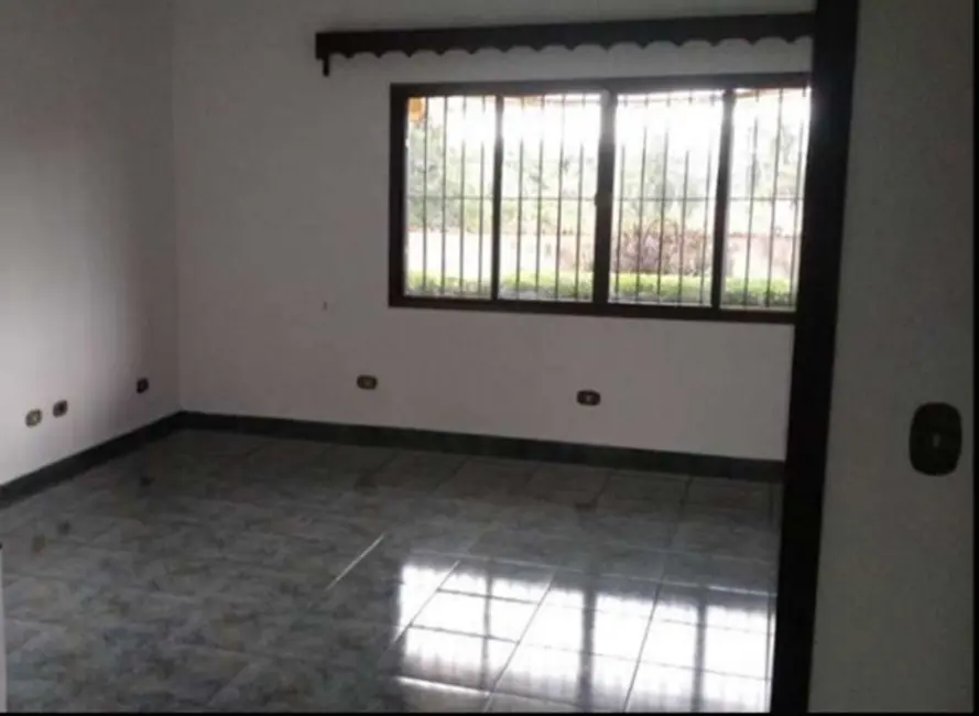 Foto 6 de Casa com 3 quartos para alugar, 1000m2 em Jardim Planalto, Aruja - SP