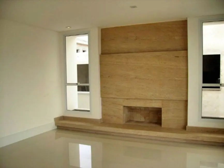 Casa de Condomínio com 4 quartos à venda, 454m2 em Arujá Lagos Residencial, Aruja - SP - imagem 8 Foto 8 de Casa de Condomínio com 4 quartos à venda, 454m2 em Arujá Lagos Residencial, Aruja - SP