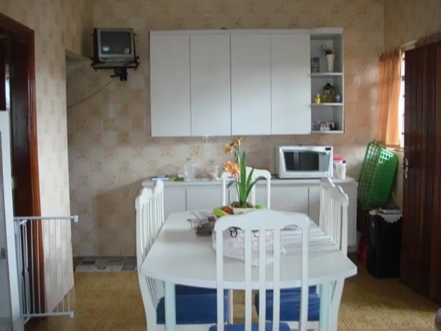 Foto 2 de Casa com 3 quartos à venda, 300m2 em Jordanópolis, Aruja - SP