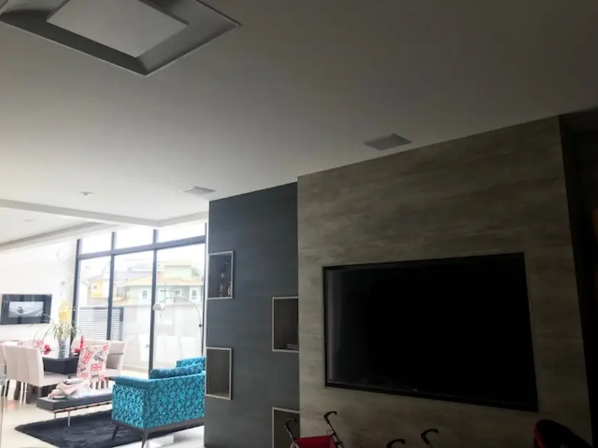 Foto 9 de Casa de Condomínio com 4 quartos para alugar, 390m2 em Jardim das Cerejeiras, Aruja - SP