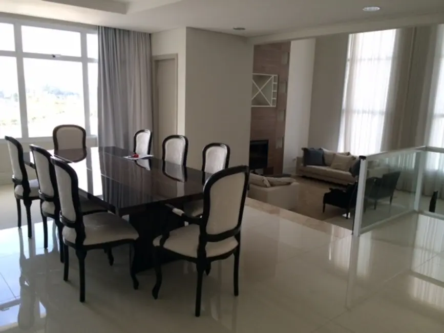 Foto 3 de Casa de Condomínio com 3 quartos à venda, 700m2 em Mogi Das Cruzes - SP