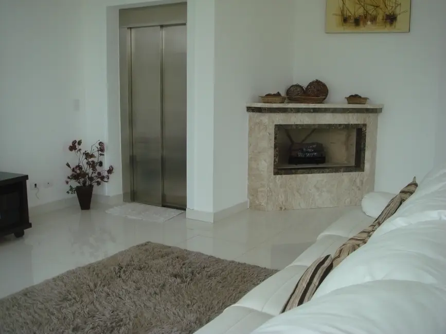 Foto 8 de Casa de Condomínio com 3 quartos à venda, 1159m2 em Jardim Imperial Hills III, Aruja - SP