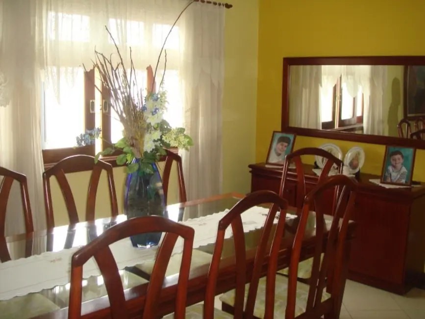 Foto 3 de Casa de Condomínio com 3 quartos à venda, 250m2 em Arujázinho IV, Aruja - SP