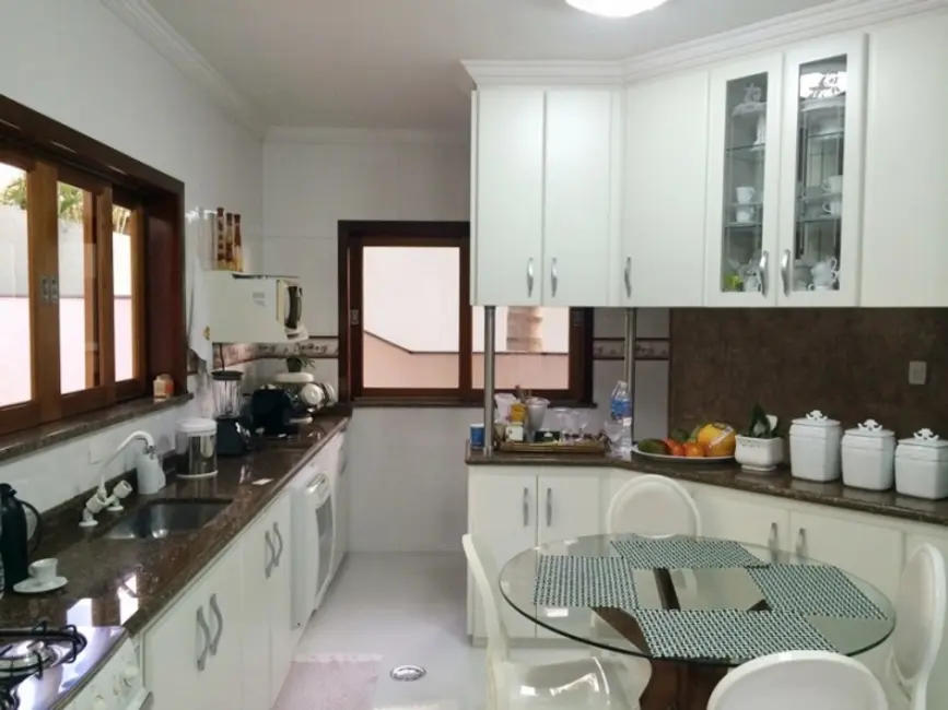 Foto 6 de Casa de Condomínio à venda, 300m2 em Aruja - SP