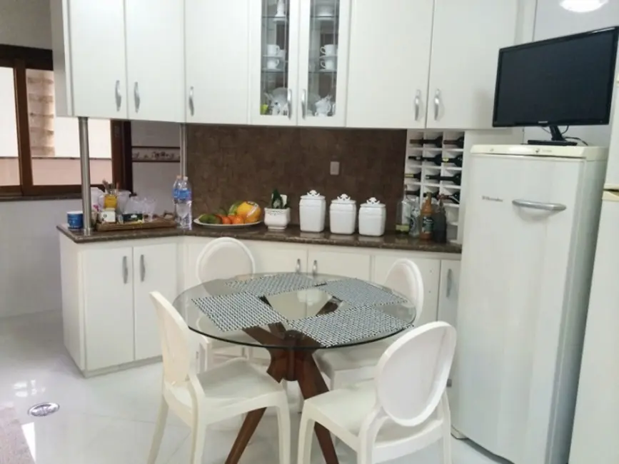 Foto 8 de Casa de Condomínio à venda, 300m2 em Aruja - SP