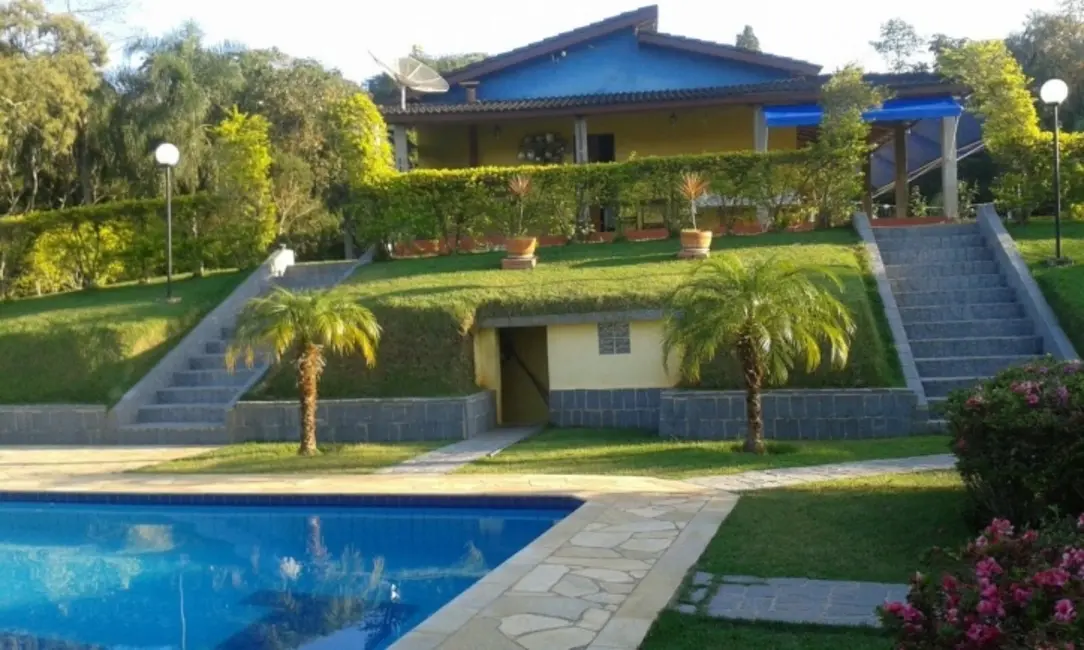 Foto 1 de Chácara com 4 quartos à venda e para alugar, 8288m2 em Chácara Bananal, Aruja - SP