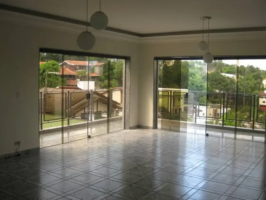 Casa de Condomínio com 4 quartos para alugar, 750m2 em Arujázinho IV, Aruja - SP - imagem 6 Foto 6 de Casa de Condomínio com 4 quartos para alugar, 750m2 em Arujázinho IV, Aruja - SP