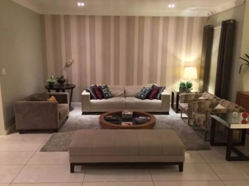 Foto 1 de Casa de Condomínio com 3 quartos à venda, 375m2 em Arujázinho IV, Aruja - SP