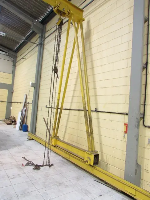 Foto 4 de Armazém / Galpão à venda, 400m2 em Vila São Carlos, Itaquaquecetuba - SP