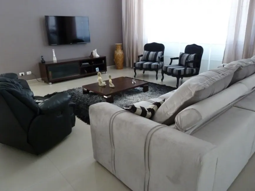 Foto 2 de Casa de Condomínio com 3 quartos à venda, 400m2 em Arujázinho IV, Aruja - SP