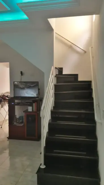 Foto 6 de Casa com 2 quartos à venda, 250m2 em Jardim Jóia, Aruja - SP