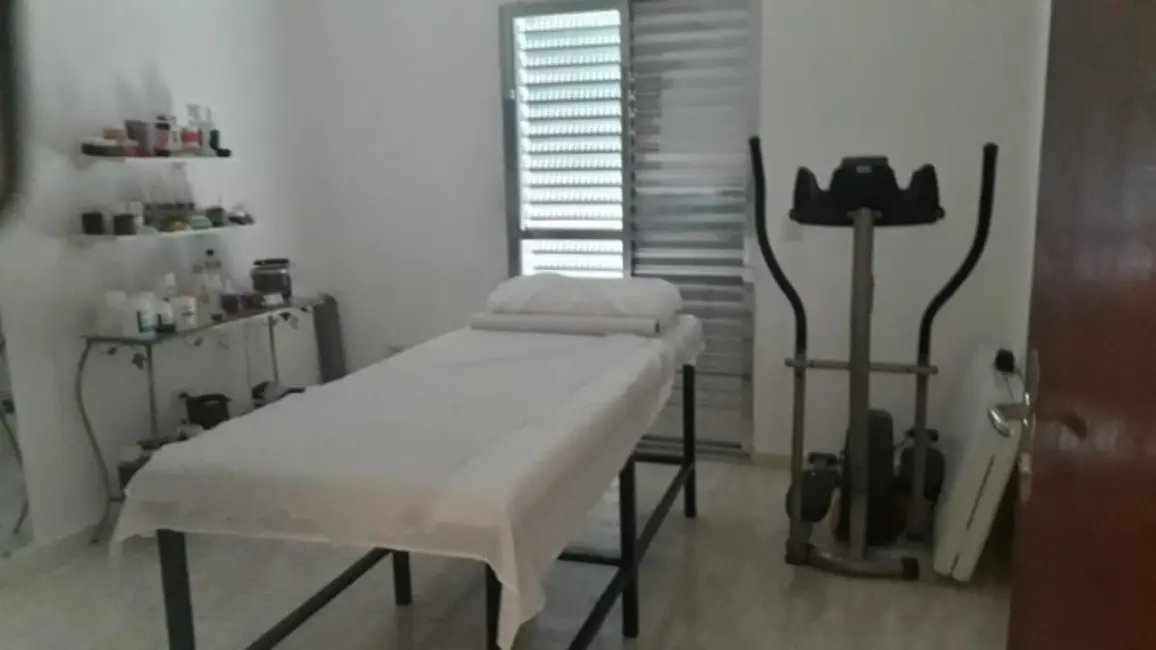 Foto 4 de Casa com 2 quartos à venda, 250m2 em Jardim Jóia, Aruja - SP