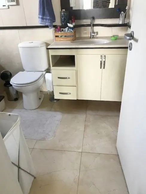 Foto 7 de Casa com 3 quartos à venda, 1000m2 em Jordanópolis, Aruja - SP