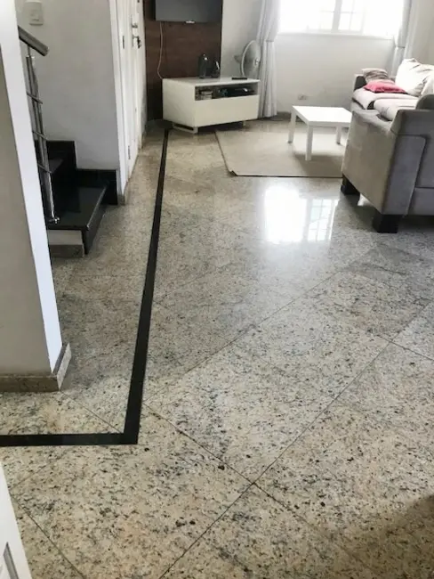 Foto 2 de Casa com 3 quartos à venda, 1000m2 em Jordanópolis, Aruja - SP