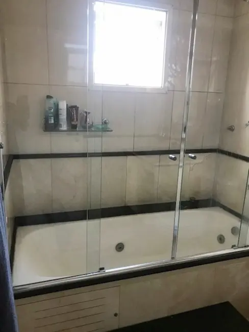 Foto 8 de Casa com 3 quartos à venda, 1000m2 em Jordanópolis, Aruja - SP