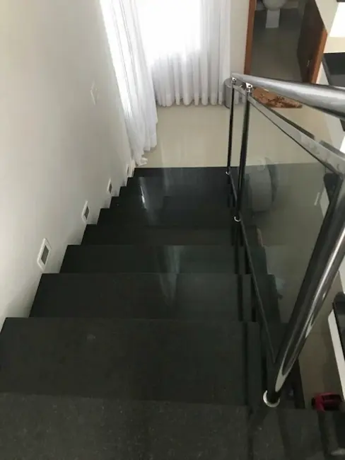 Casa de Condomínio com 3 quartos à venda, 300m2 em Residencial Colinas do Aruã, Mogi Das Cruzes - SP - imagem 8 Foto 8 de Casa de Condomínio com 3 quartos à venda, 300m2 em Residencial Colinas do Aruã, Mogi Das Cruzes - SP